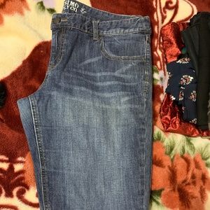 Mossimo Supply Co. Women’s Capri Jeans